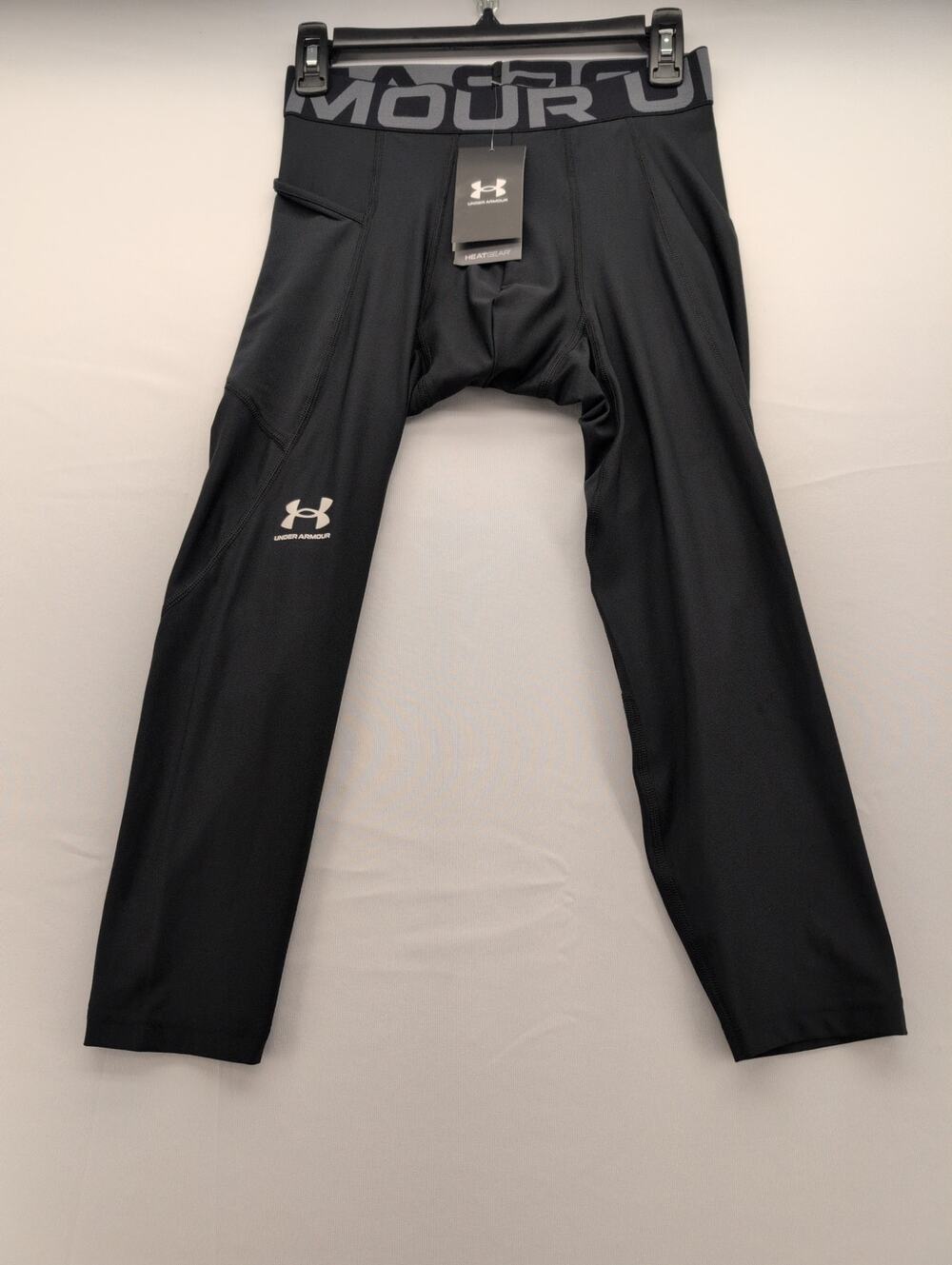NWT Under Armour HeatGear Men's ¾ Leggings in Black size Medium
